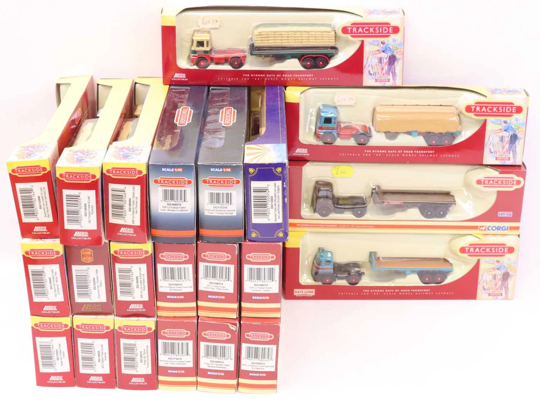 Lot 352 - 22 various boxed Trackside Days Gone 1/76th