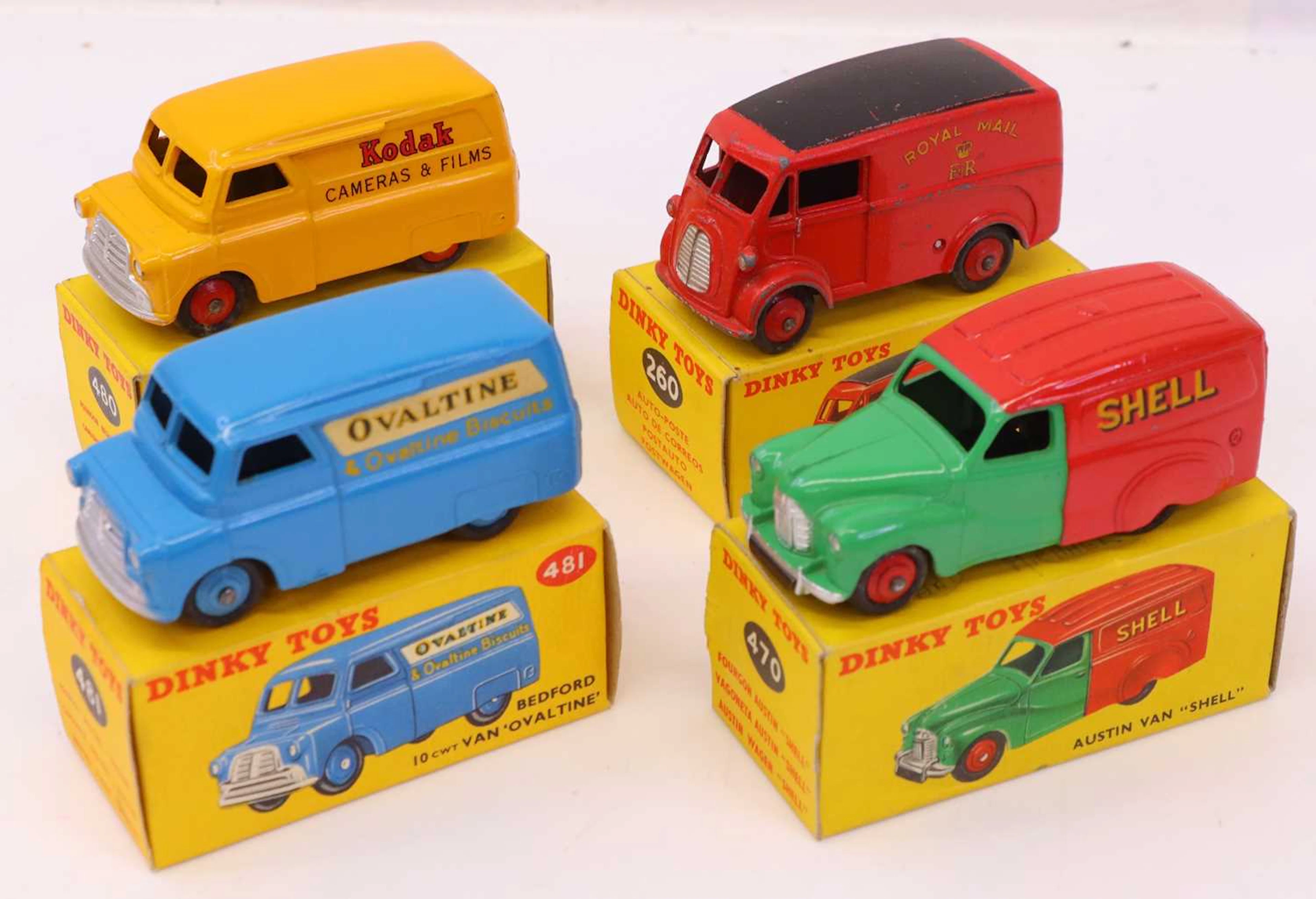 Lot 124 - Dinky Toys group of 4 commercial diecasts to