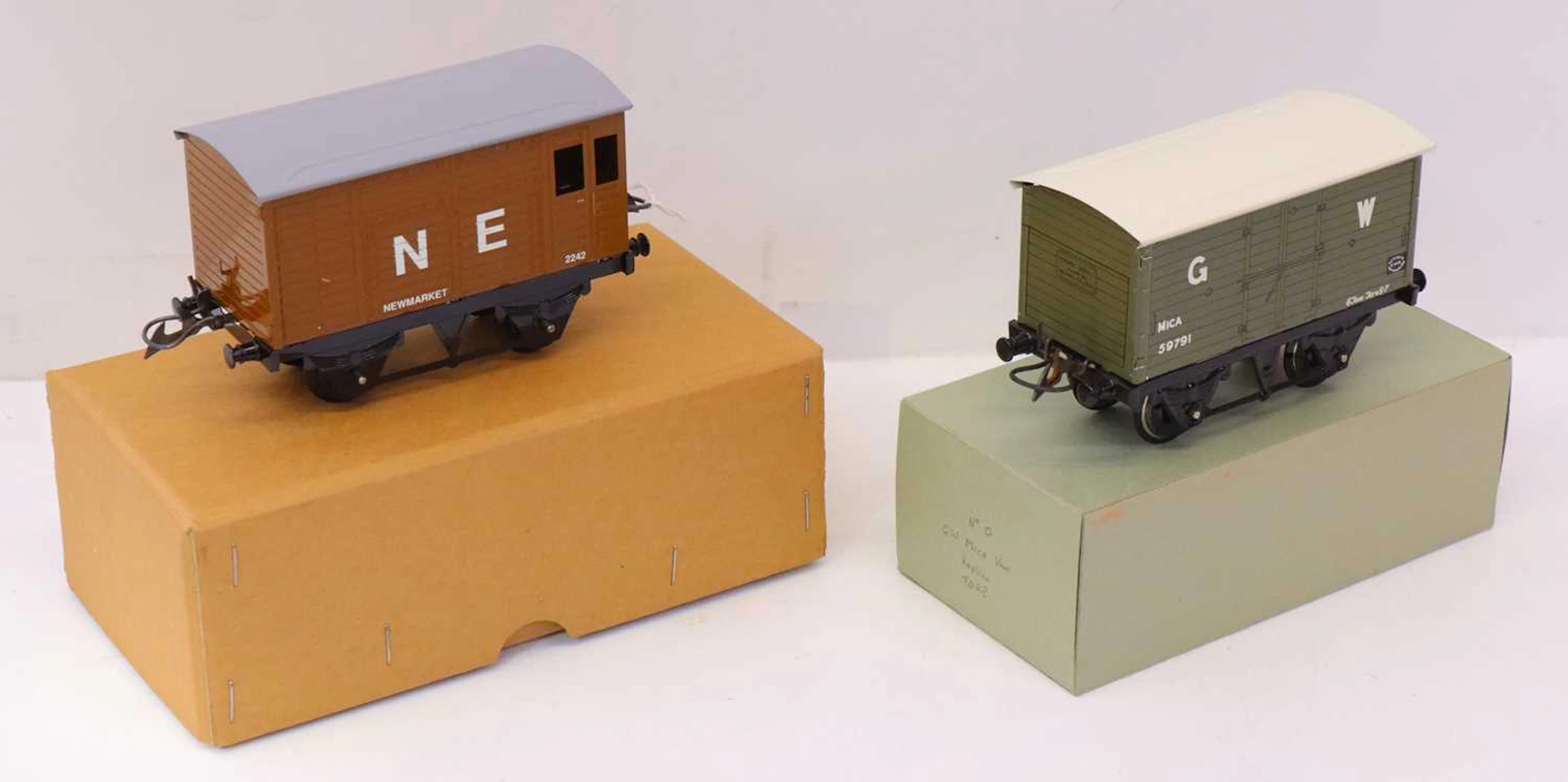 Lot 326 - Two repro 0 gauge 4-wheeled wagons: