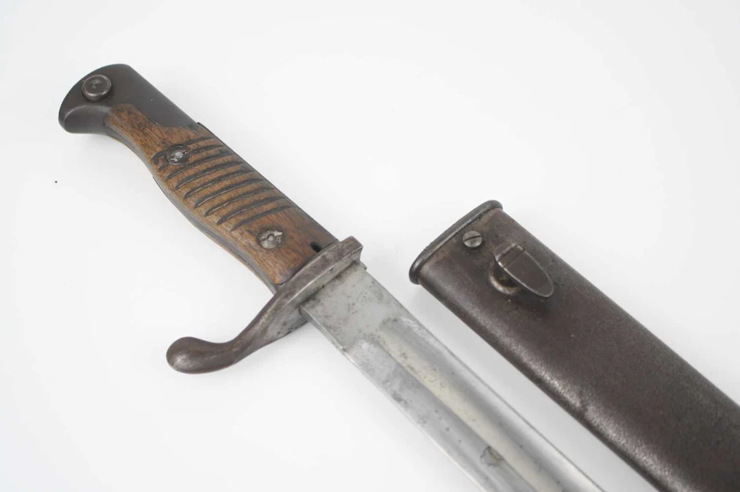 Lot 1264 - A German 1898/05 pattern butcher bayonet