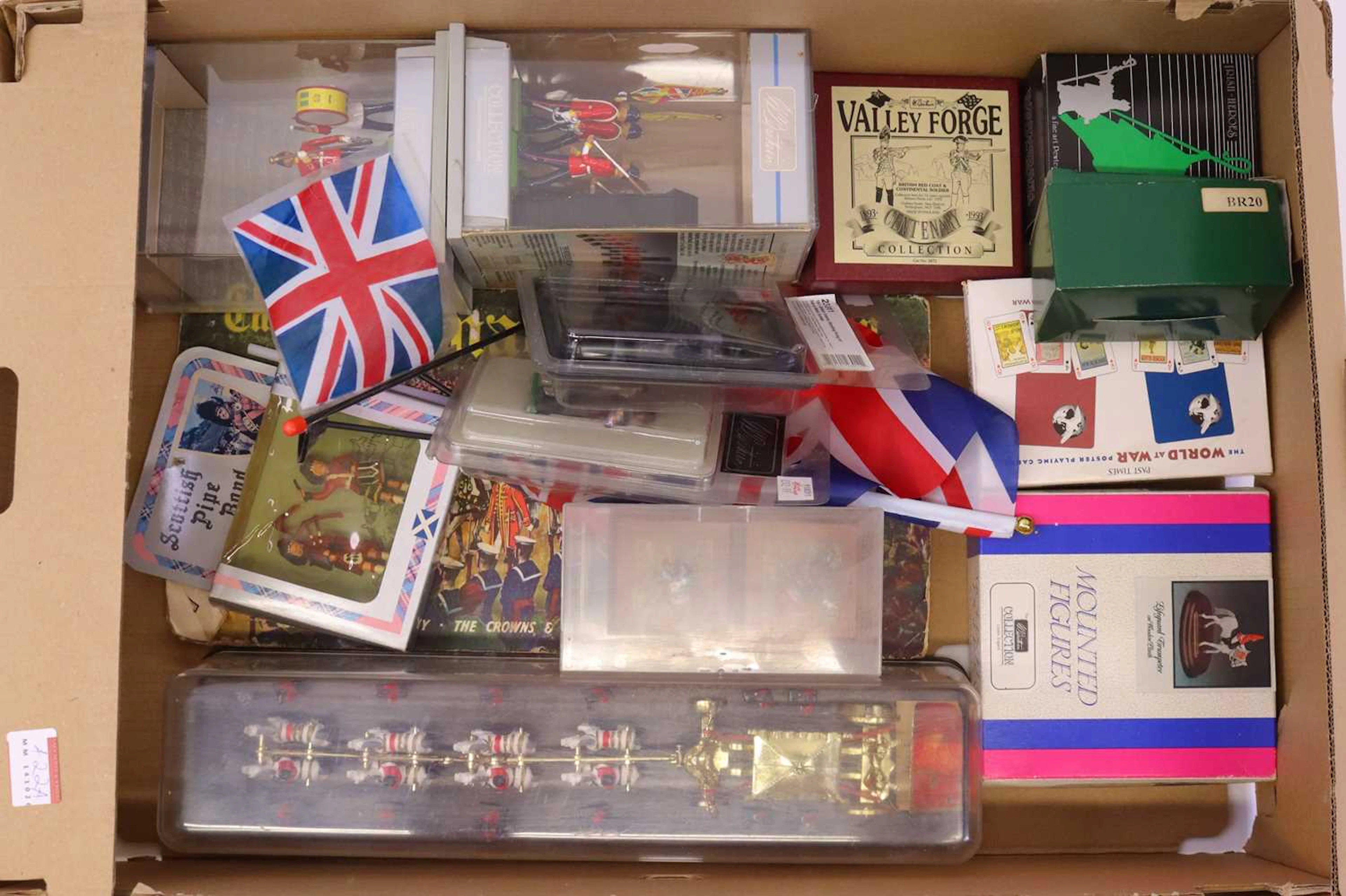 Lot 422 - Tray containing a collection of mostly
