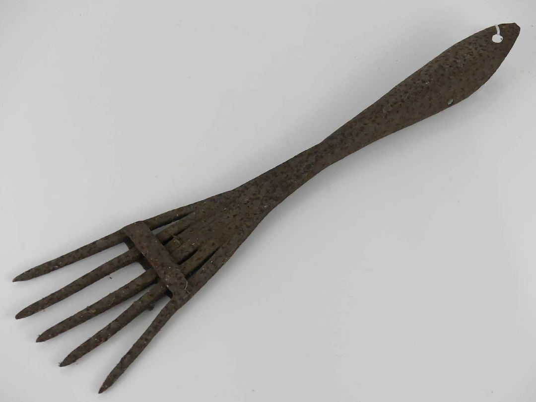 Lot 1342 - A 19th century wrought iron pike dart, or