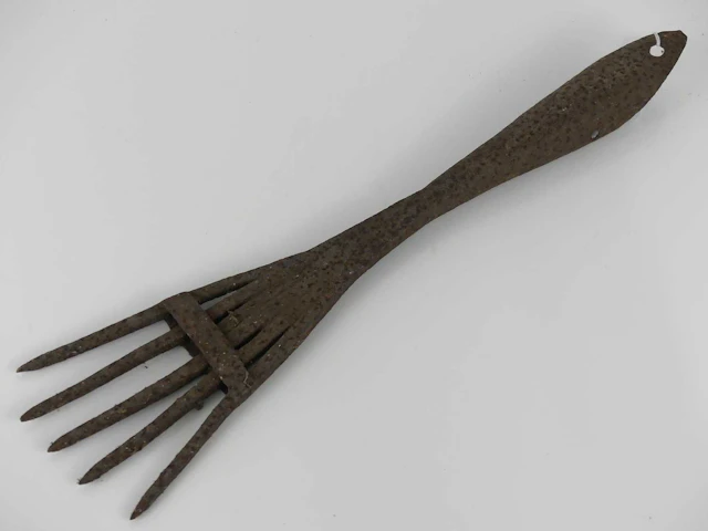 Lot 1342 - A 19th century wrought iron pike dart, or