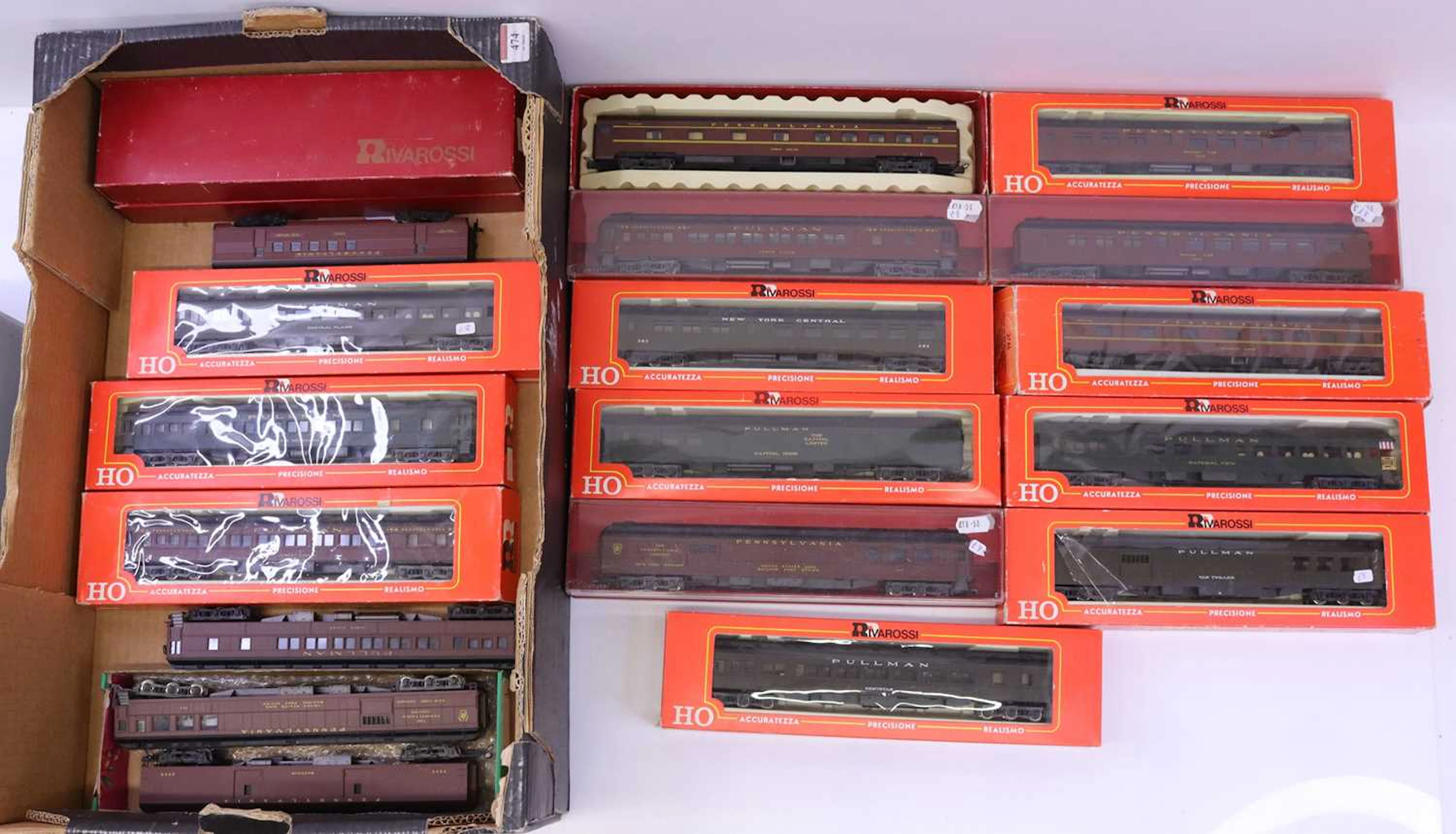 Lot 938 - Tray containing Rivarossi HO gauge American