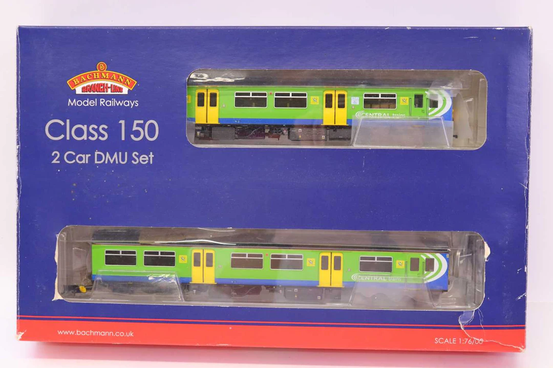 Lot 563 - 32-926 Bachmann 00 gauge class 150/1 2-car