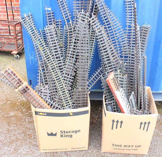 Lot 30 - Two large boxes containing G gauge pre-owned