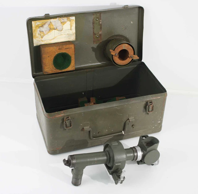 Lot 1199 - A Russian PG-1 panoramic mortar sight in