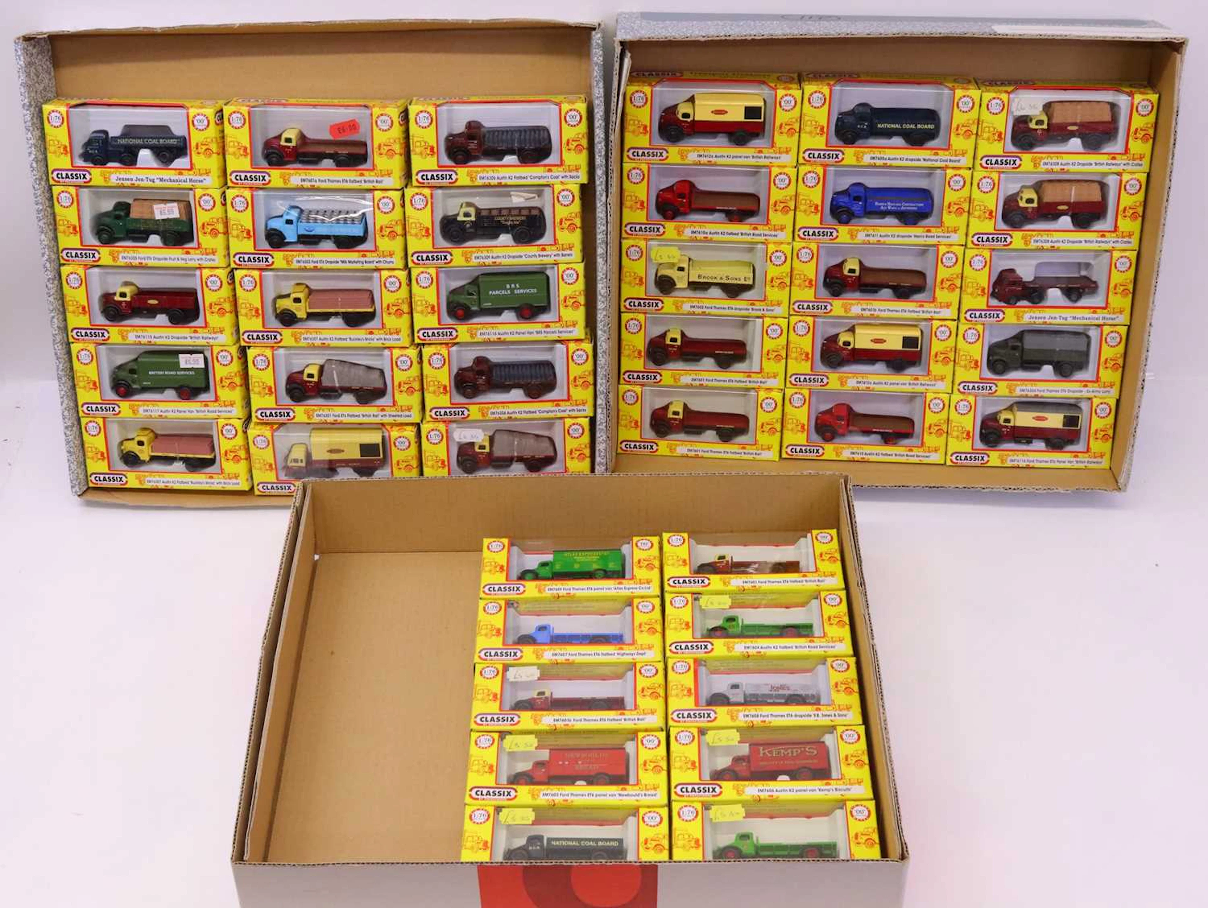 Lot 274 - 40 boxed Classix 1/76th scale diecast