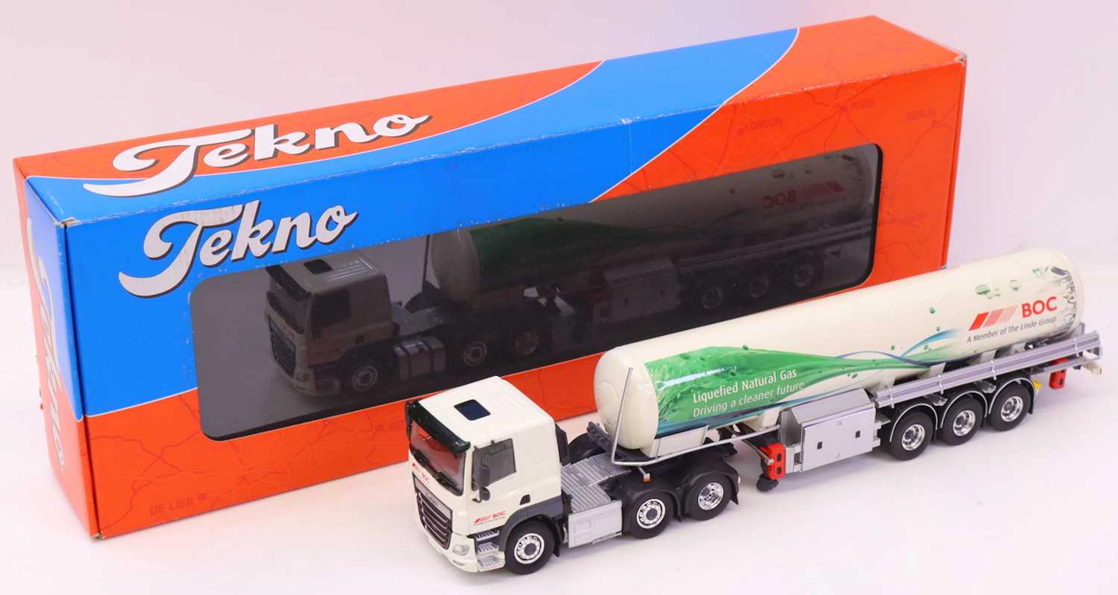 Lot 66 - Tekno 1/50th No.70410 BOC DAF CF 6x2 Tractor