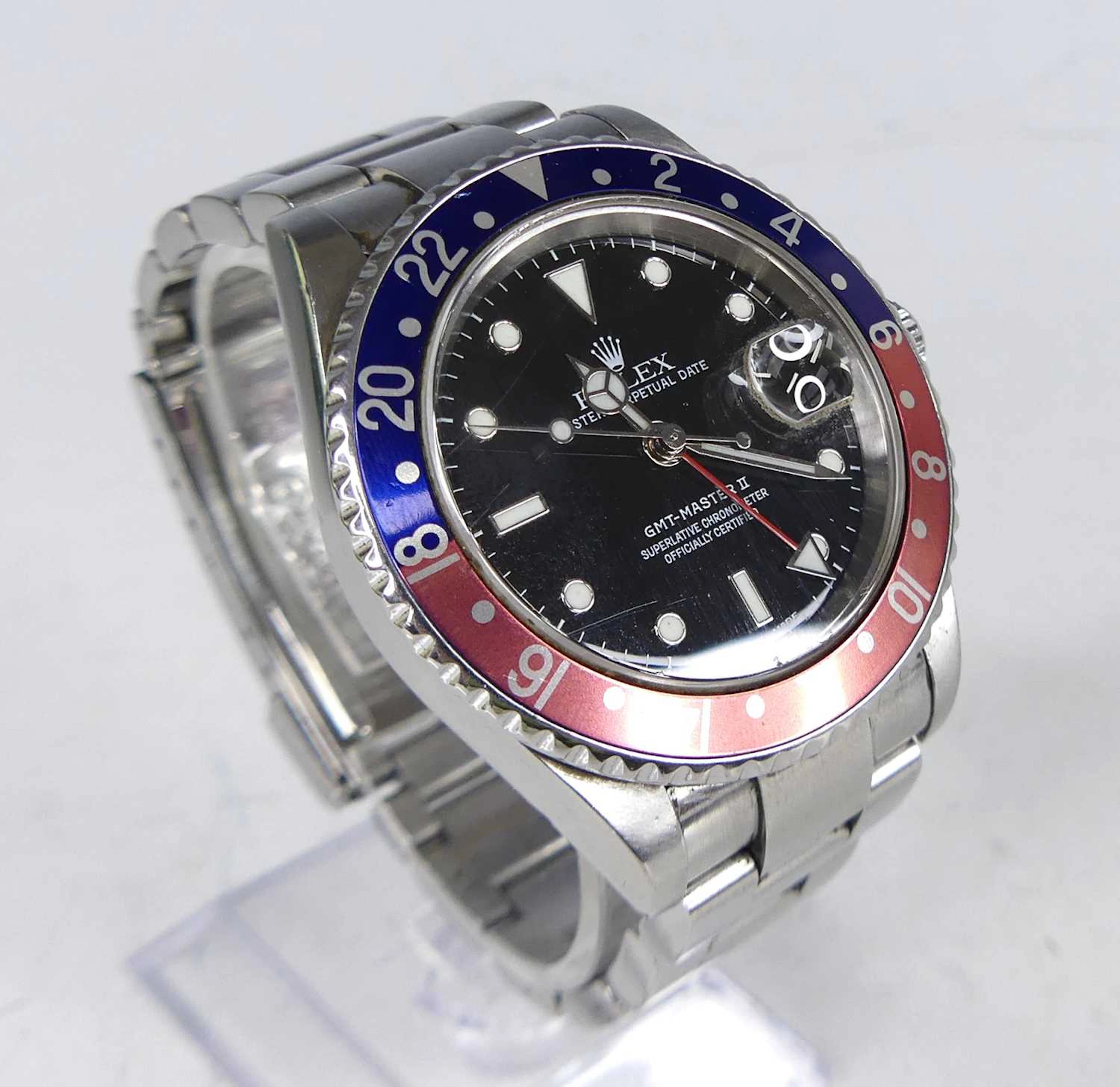 Lot 2623 - A gent's Rolex GMT - Master II 'Pepsi'