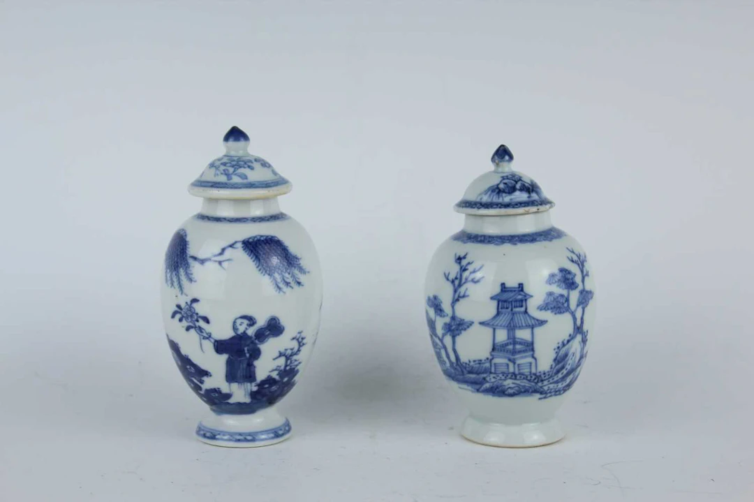 Lot 10 - Two Chinese blue and white jars and covers