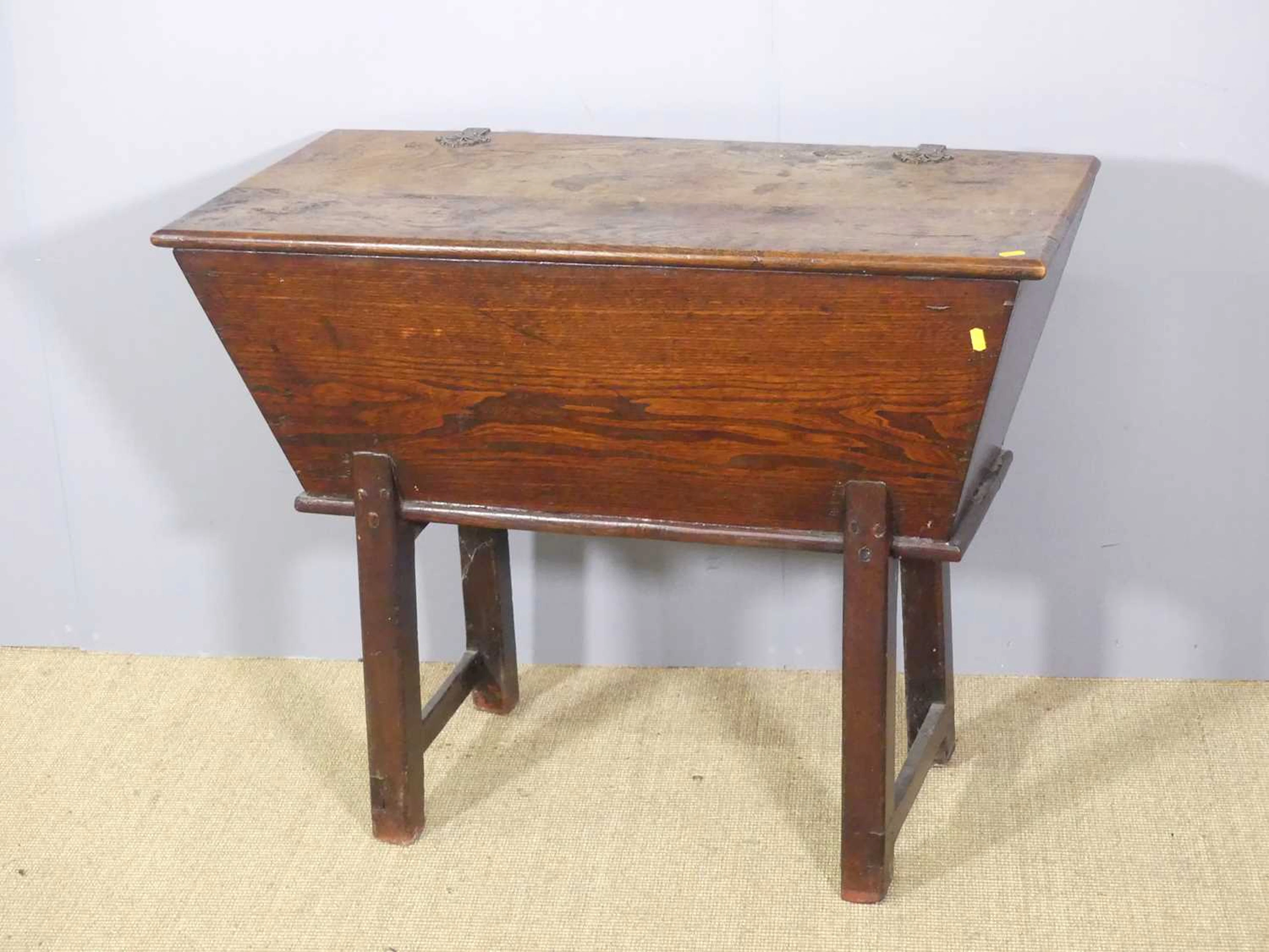 Lot 703 - A 19th century provincial oak and elm dough