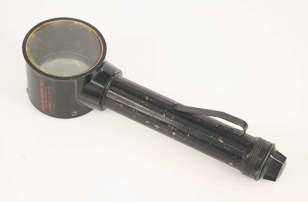 Lot 1013 - A British Army Lamps, Map Reading C Mk II