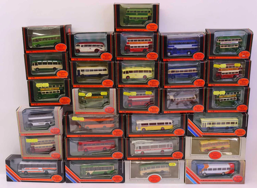 Lot 273 - 28 various boxed EFE 1/76th scale public