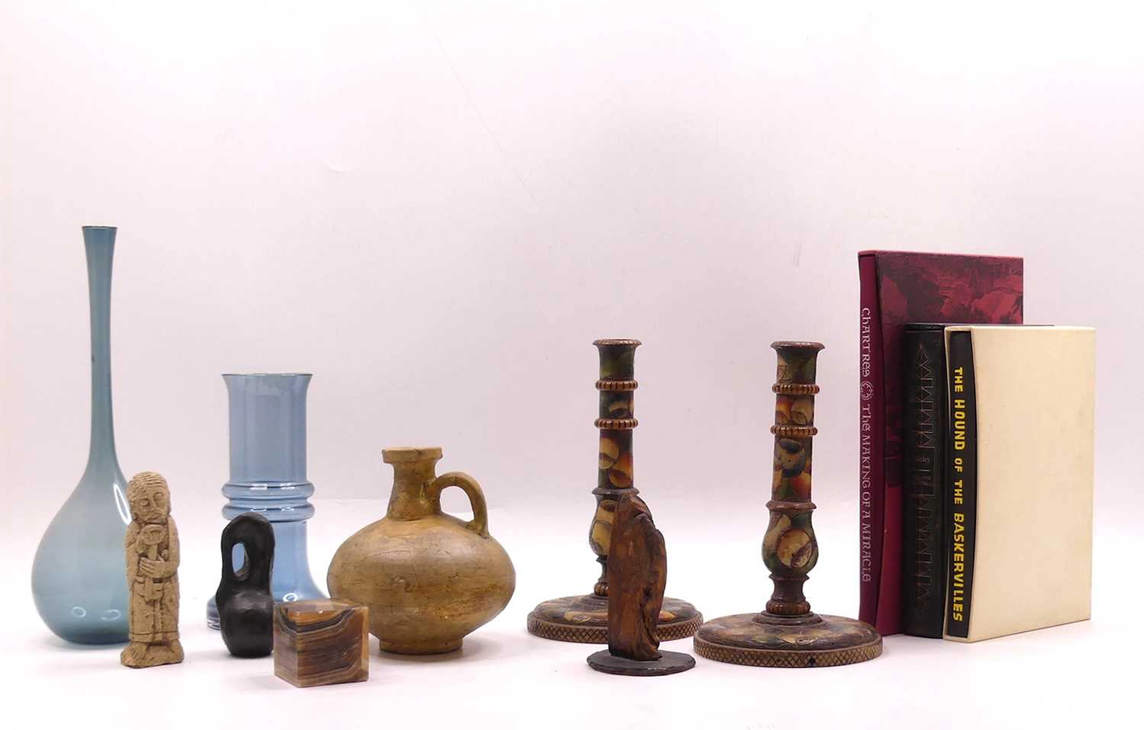 Lot 35 - A collection of items to include a pair of