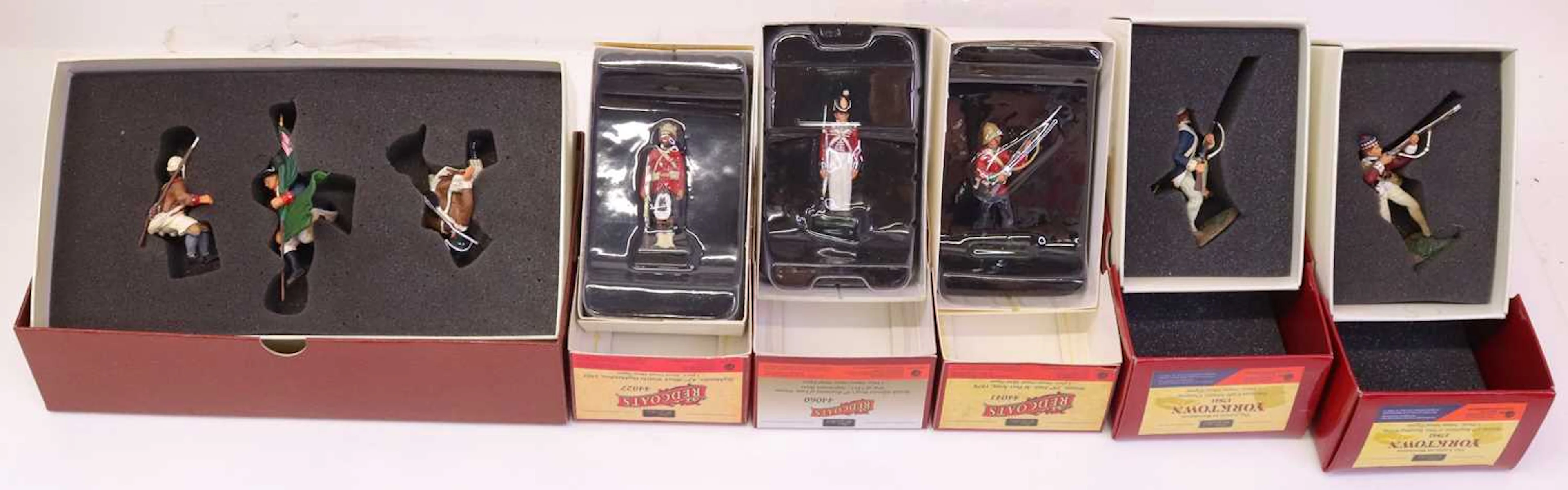 Lot 399 - Britains Red Coats and American Revolution