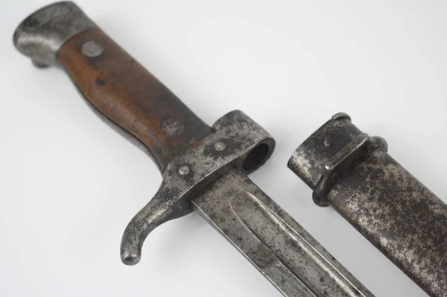 Lot 1050 - A French Model 1892/15 Berthier bayonet
