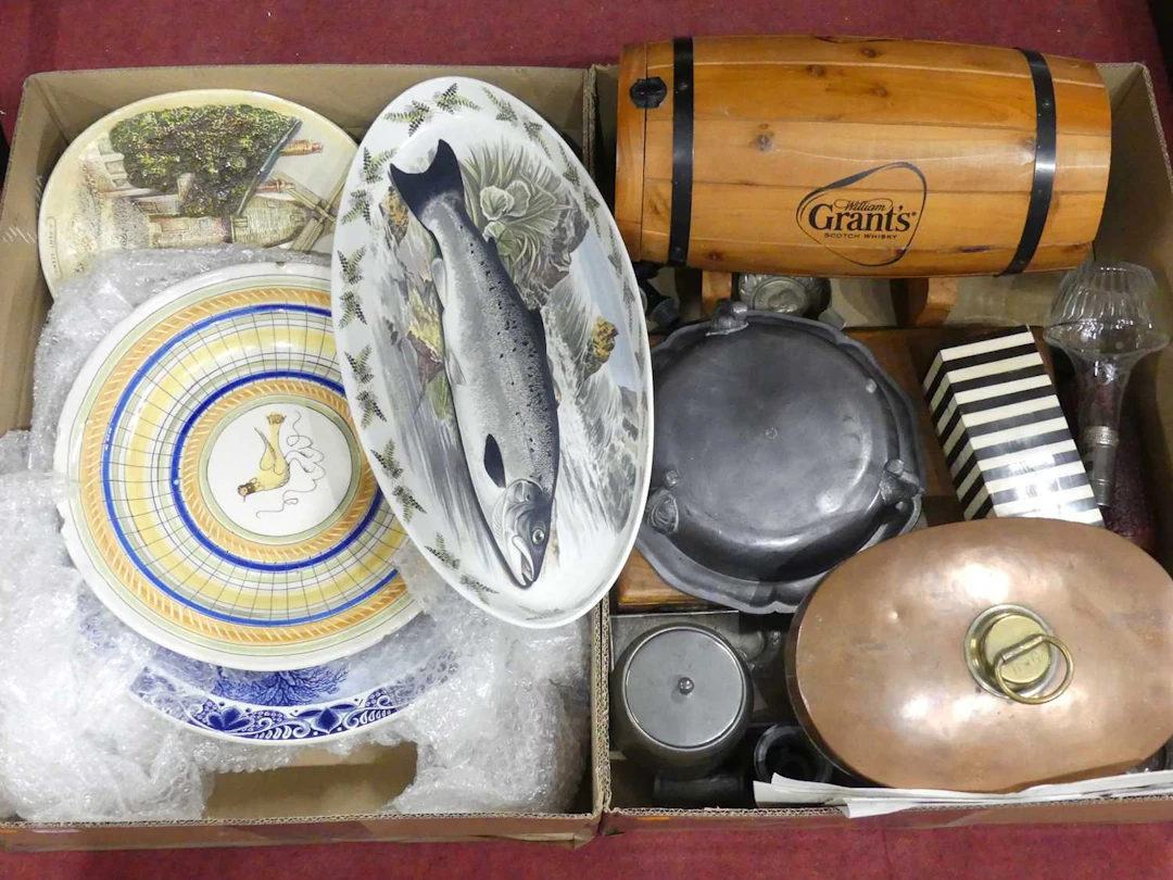 Lot 79 - A collection of ceramics and metalware, to