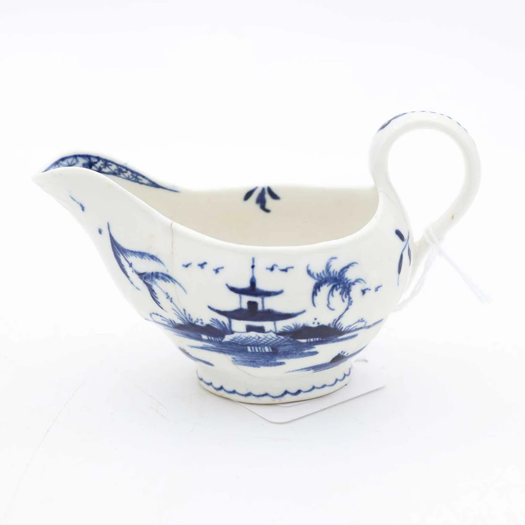 Lot 118 - A Derby porcelain blue and white decorated