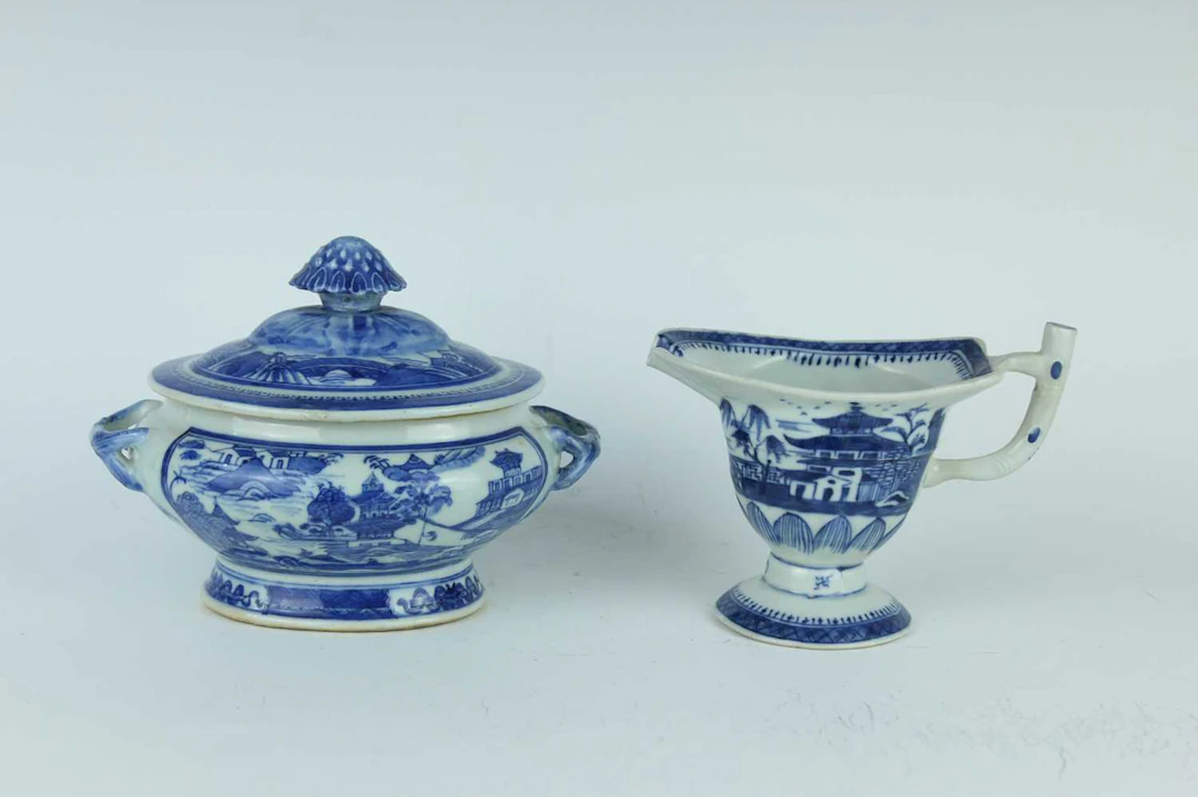 Lot 19 - Two Chinese blue and white porcelain vessels