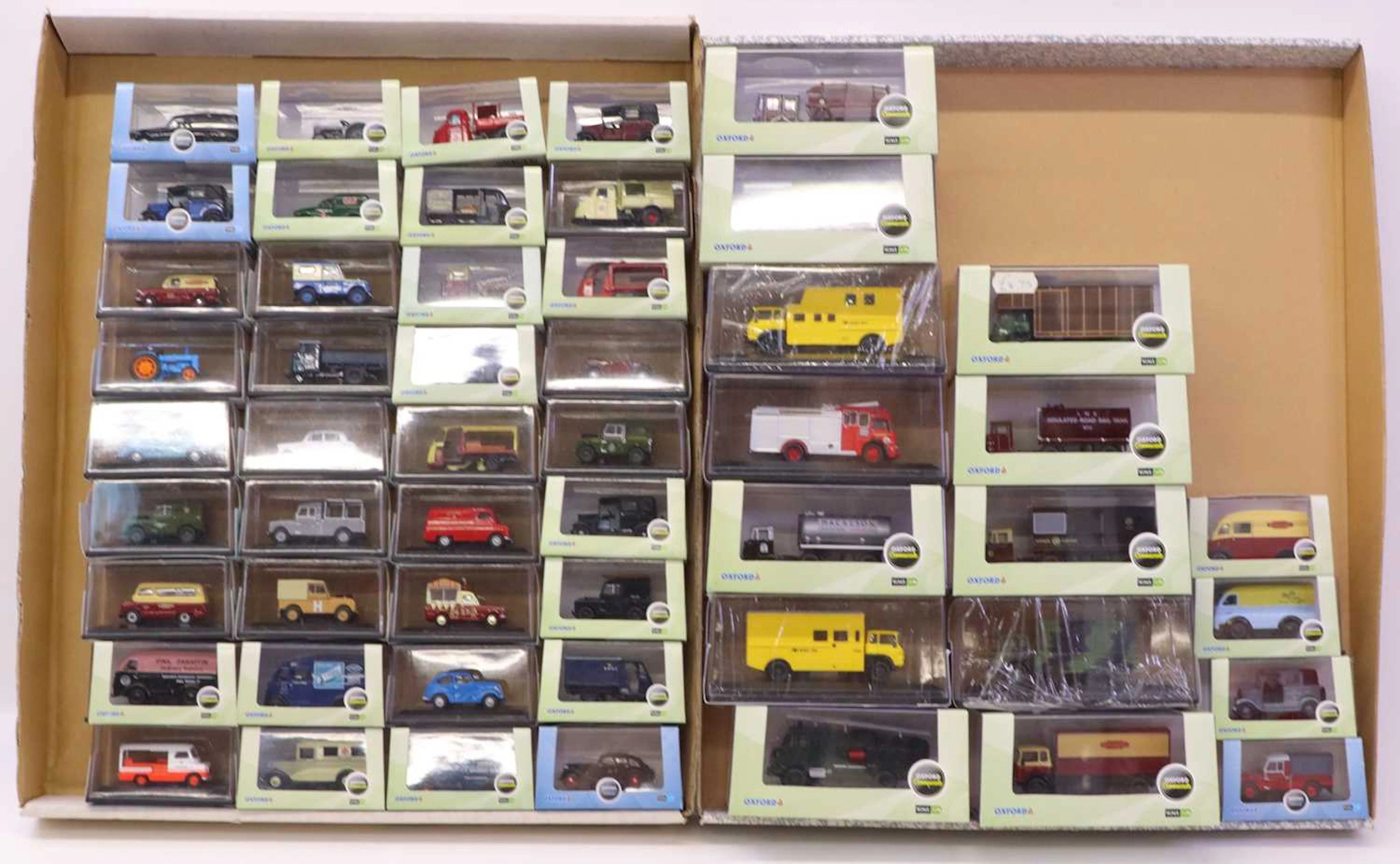 Lot 264 - 52 plastic cased Oxford Railway and Roadshow