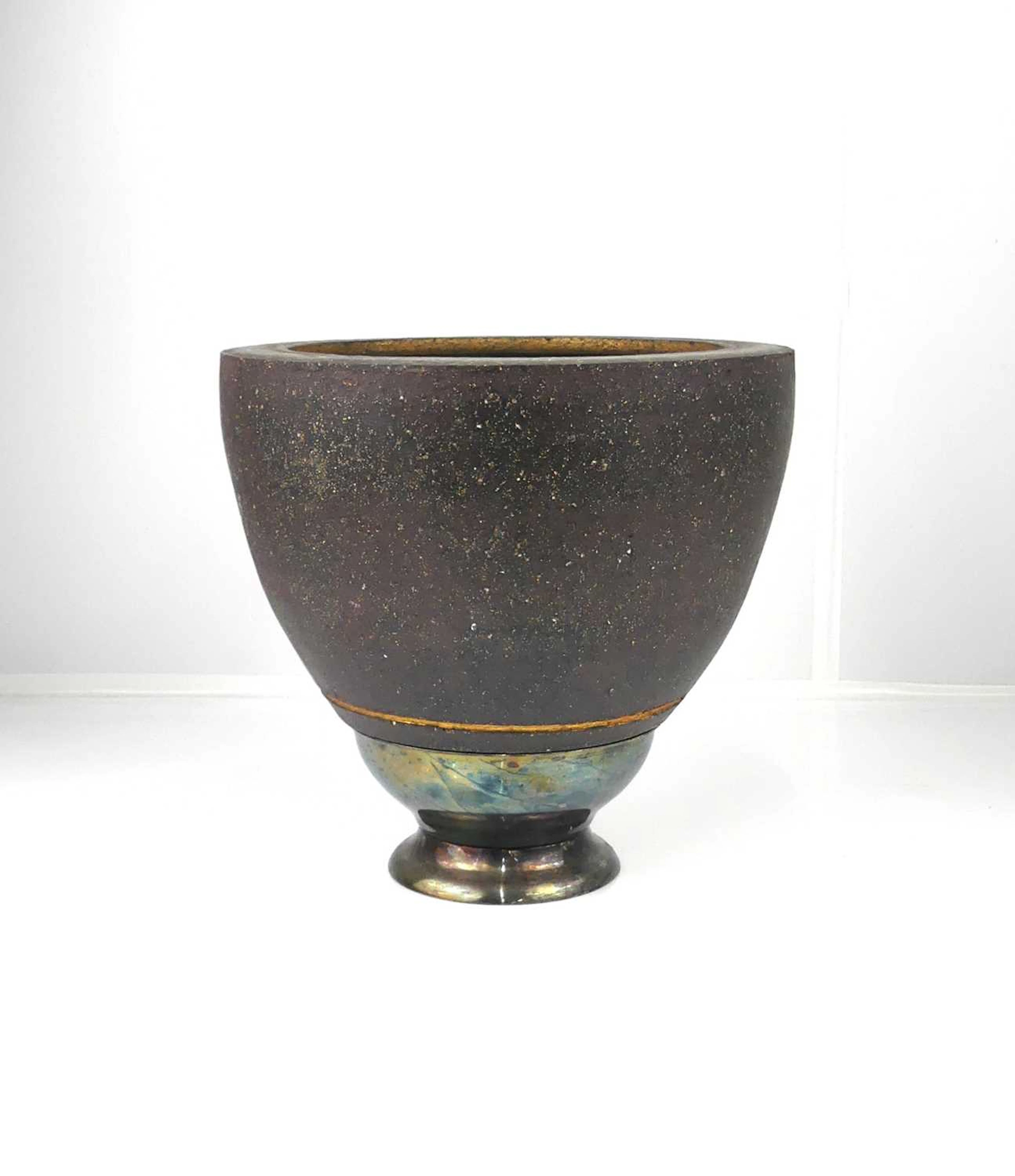 Lot 292 - A contemporary brown mottled glazed