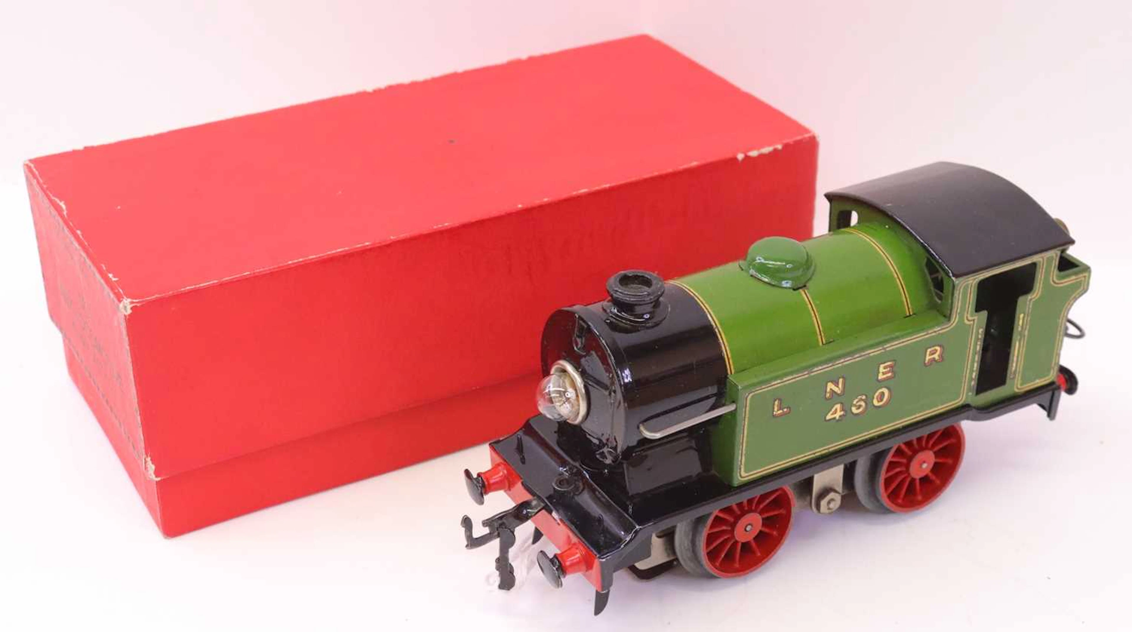 Lot 347 - 1932-6 Hornby 0-gauge EM320 0-4-0 tank loco