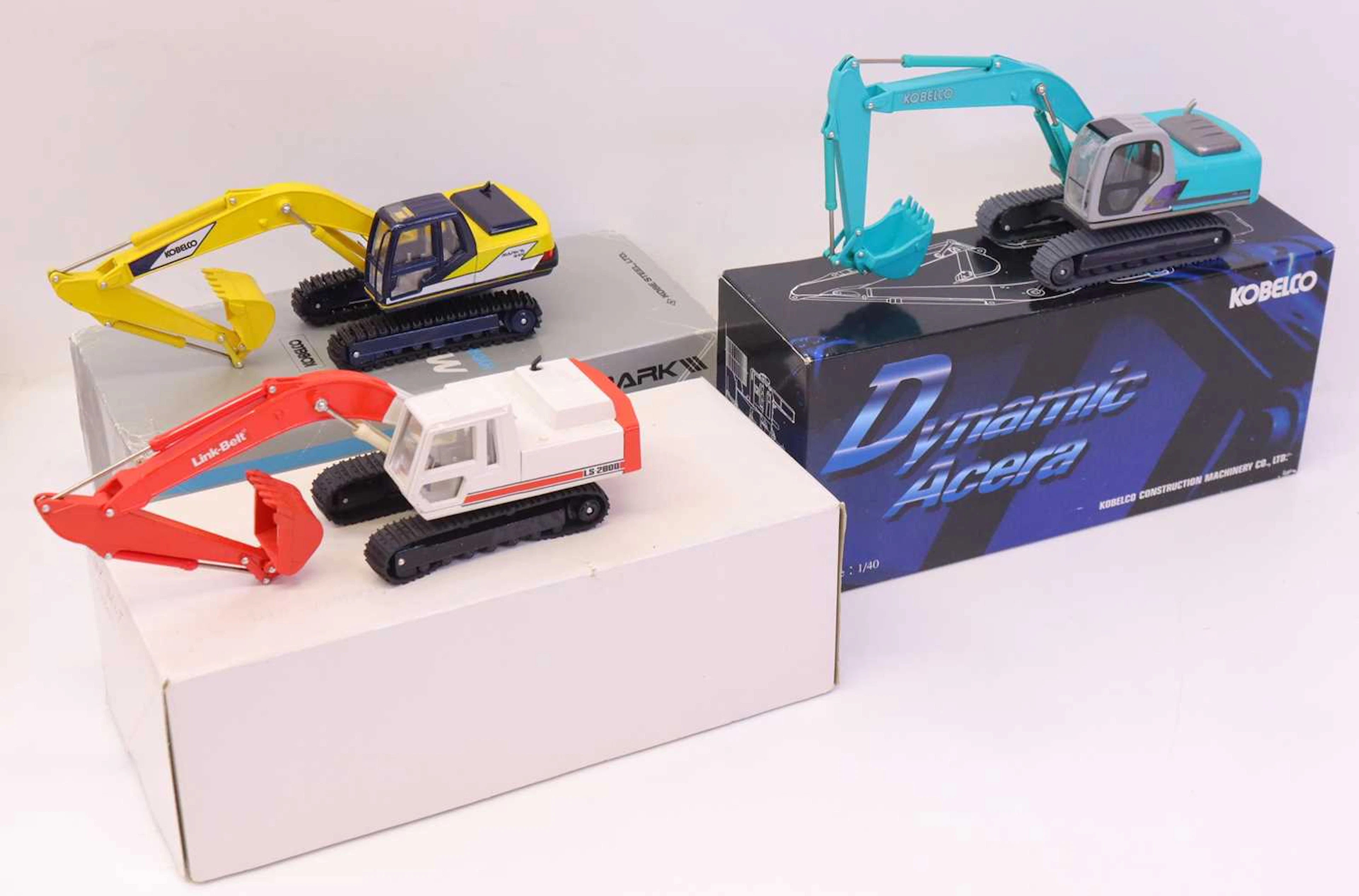 Lot 521 - A collection of Kobelco 1/40 scale hydraulic