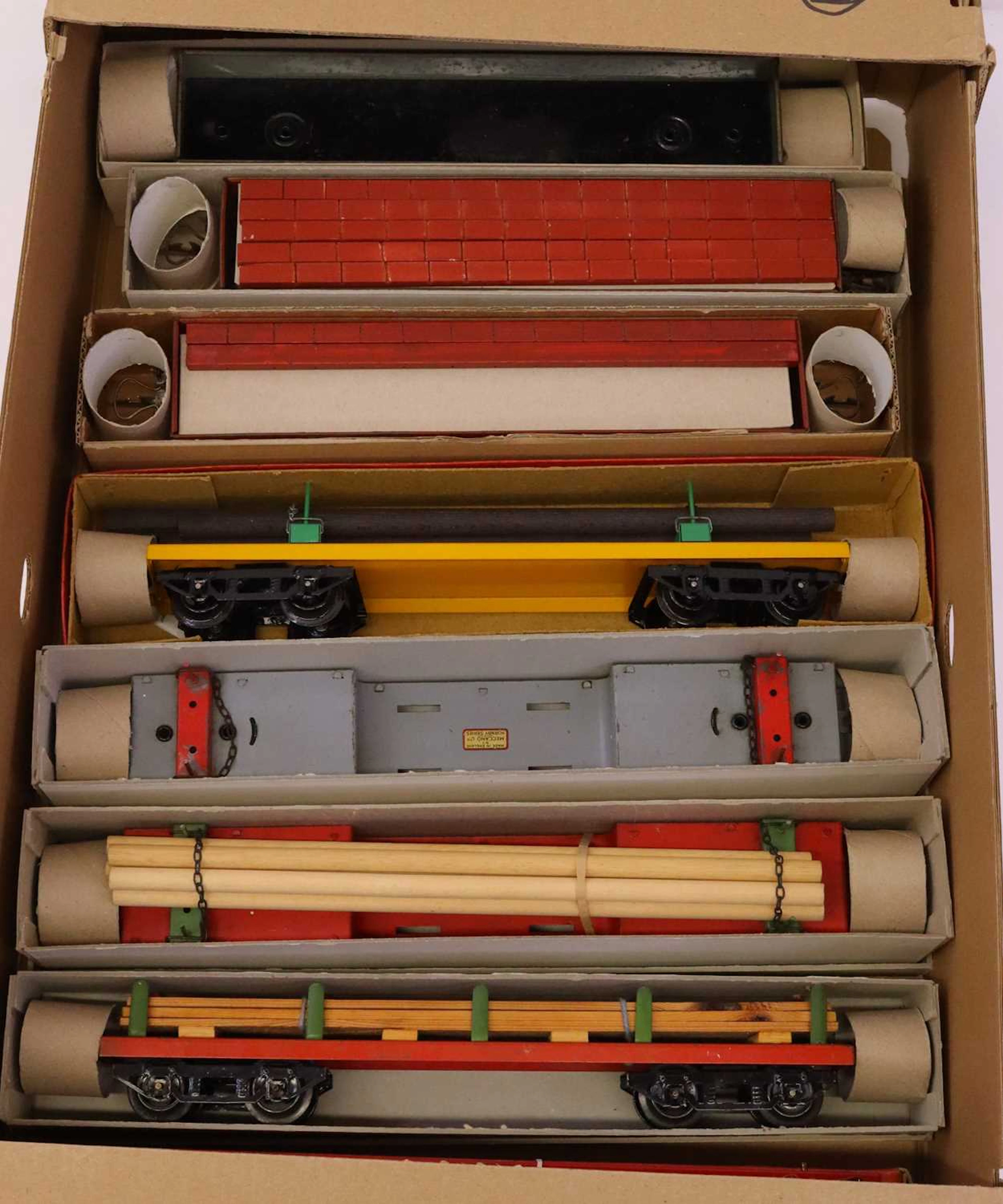 Lot 348 - Large tray containing eight No.2 bogie