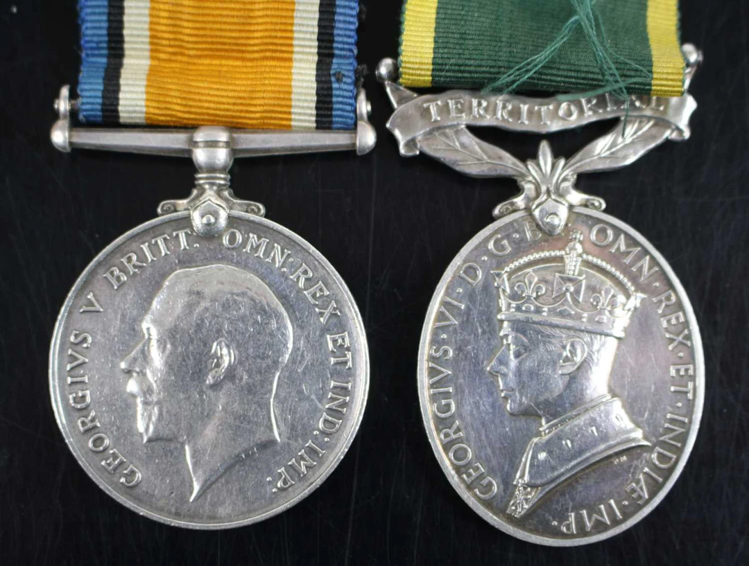 Lot 1165 - A pair of medals to include WW I British