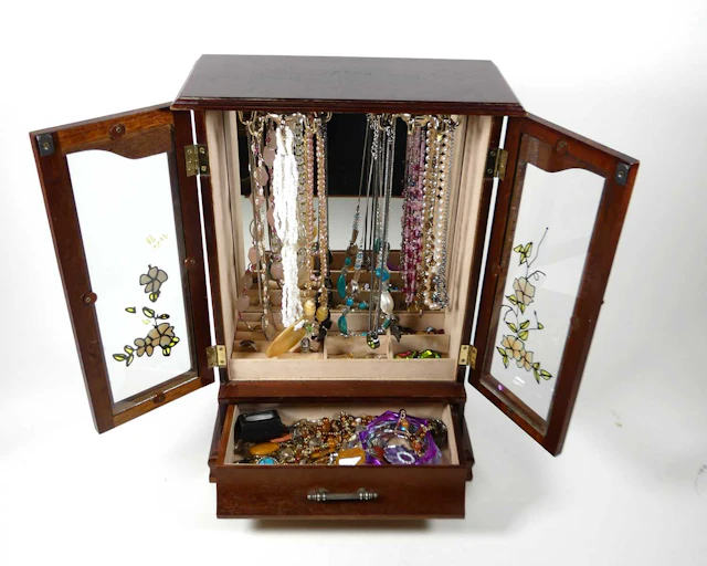 Lot 244 - A collection of costume jewellery, to