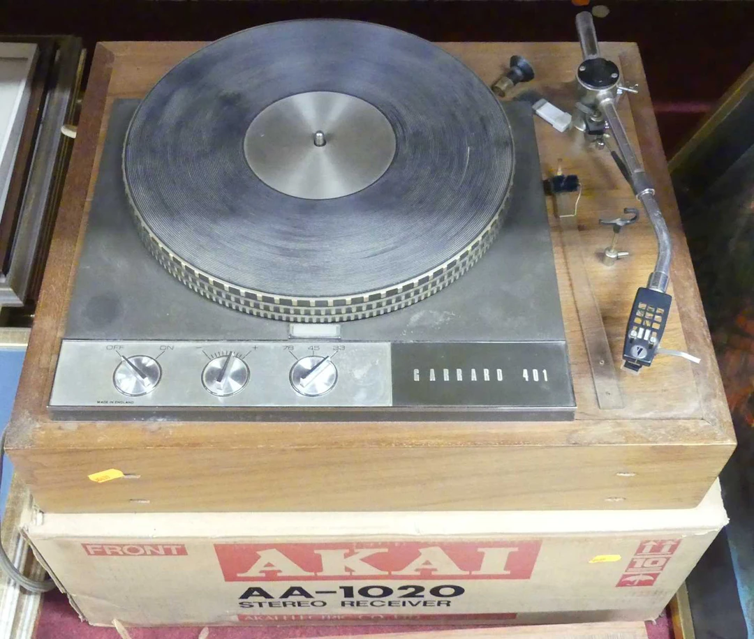 Lot 570 - A Garard 401 record player, together with AA-