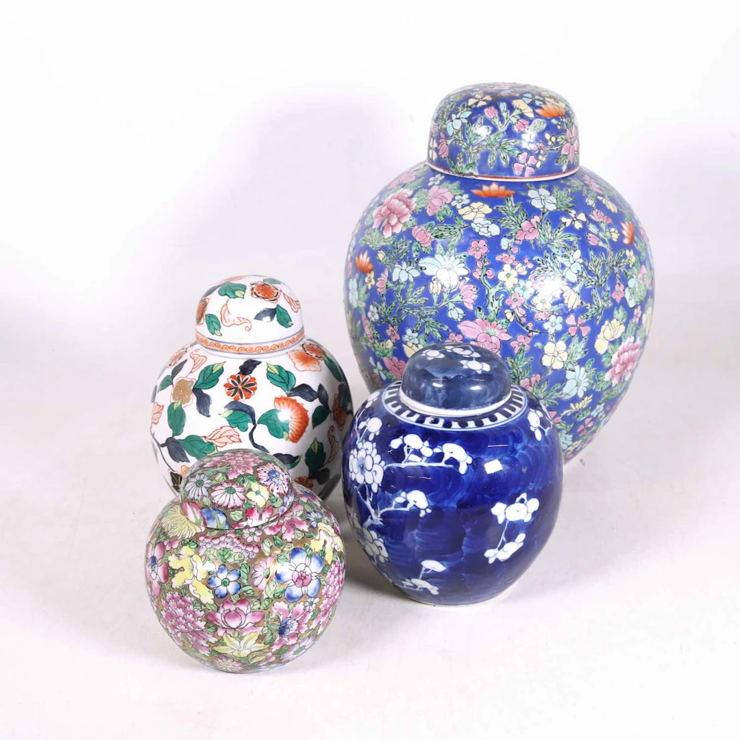 Lot 110 - A Chinese porcelain ginger jar and cover