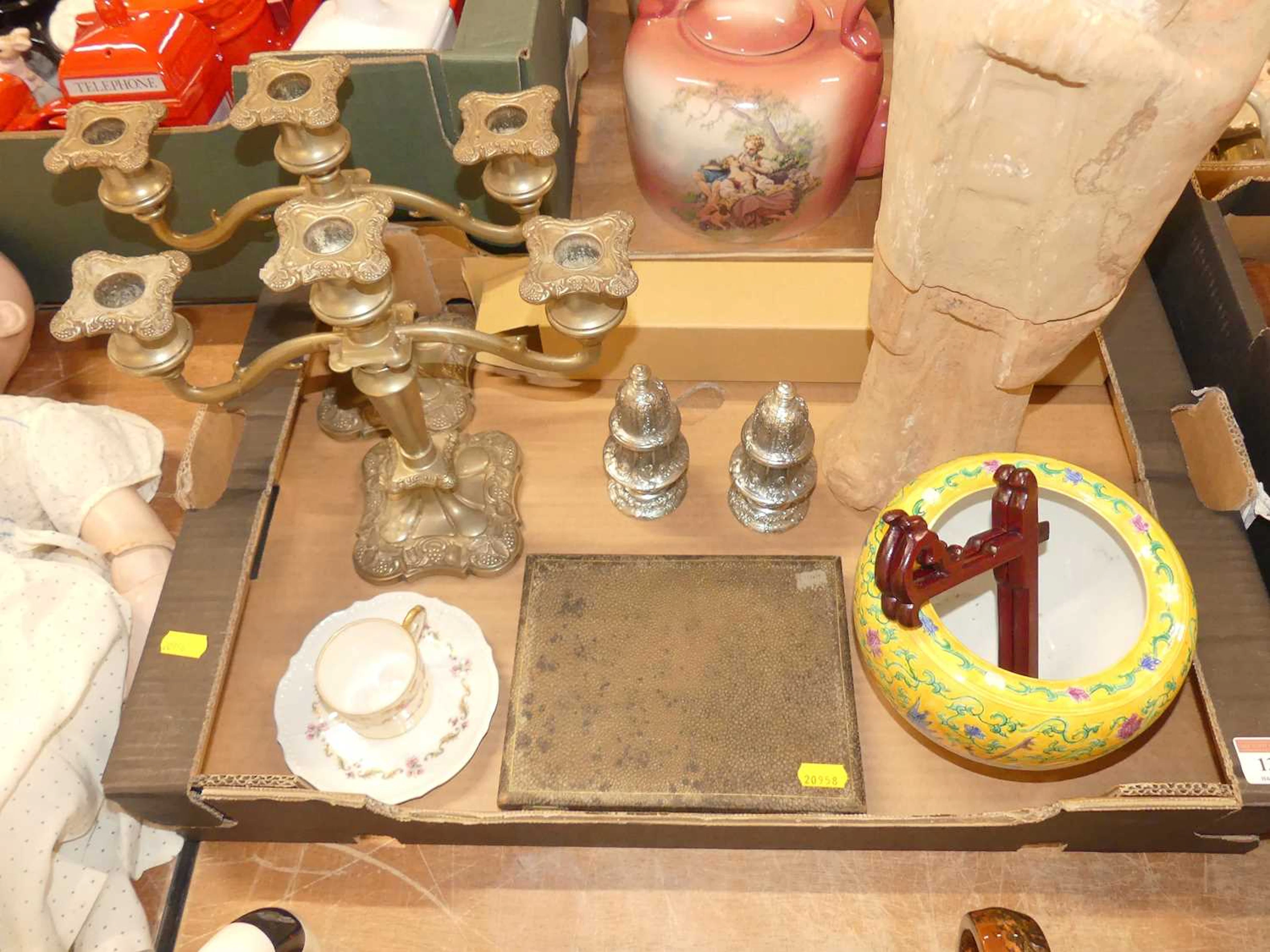 Lot 134 - A collection of items to include a painted