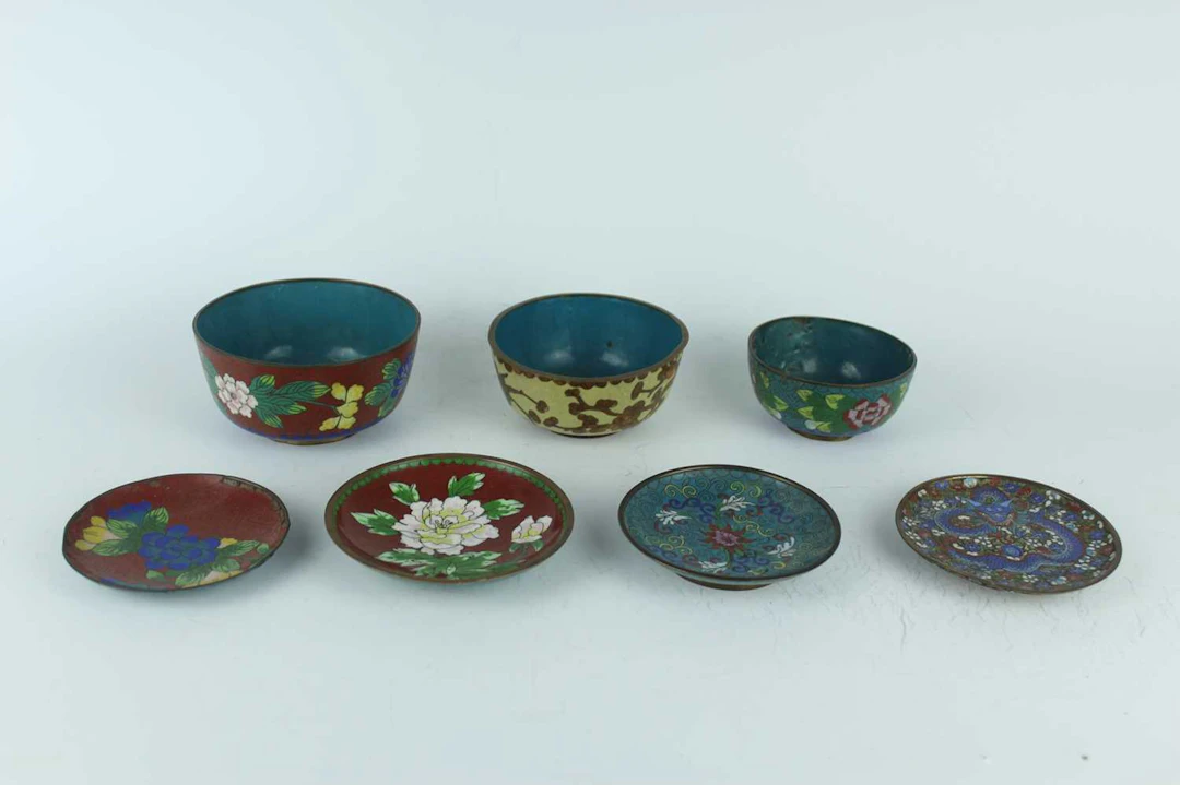 Lot 213 - A group of seven Japanese cloisonné enamel