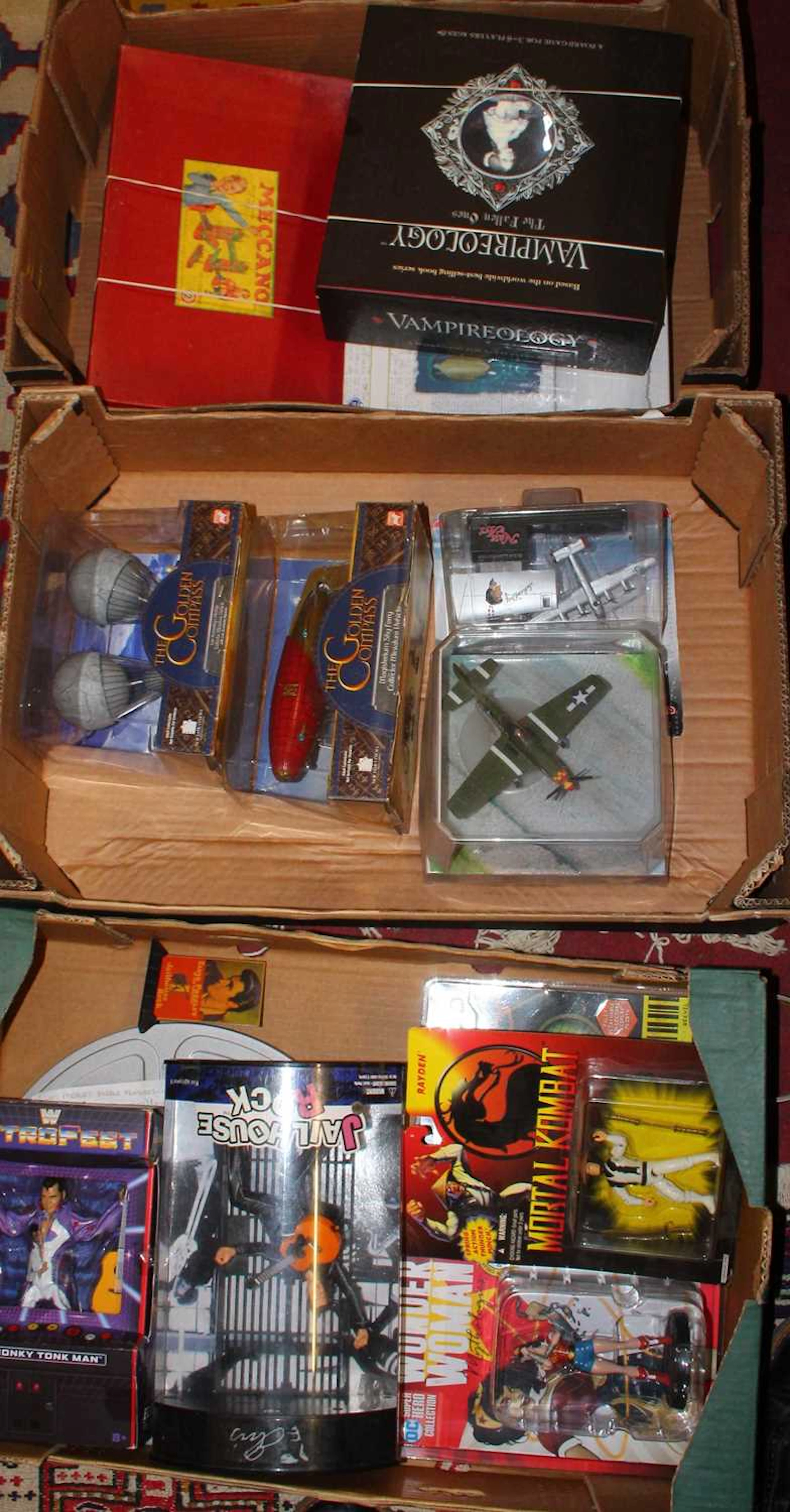 Lot 1532 - Mixed TV related action figures and board