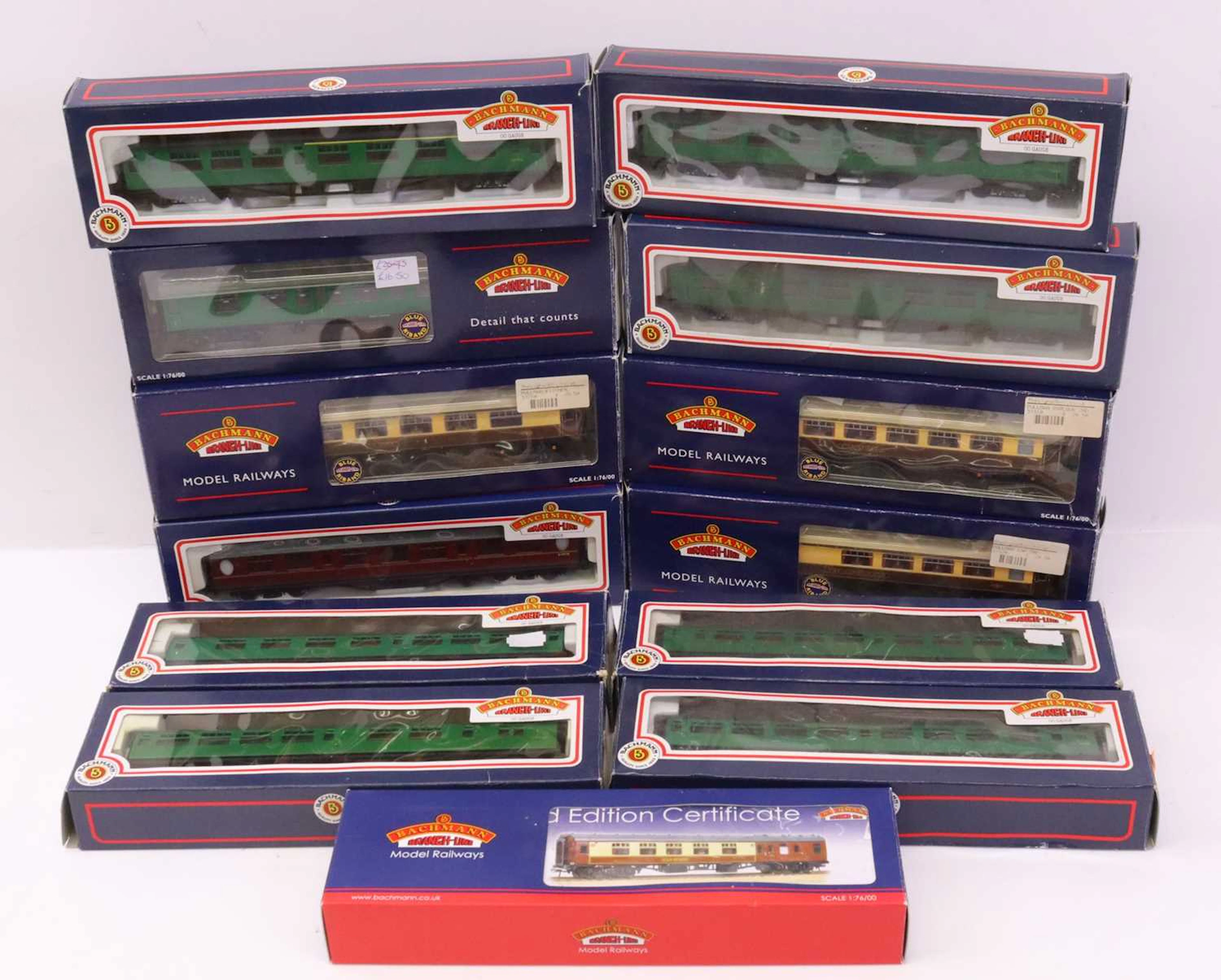 Lot 412 - One tray containing various Bachmann 00