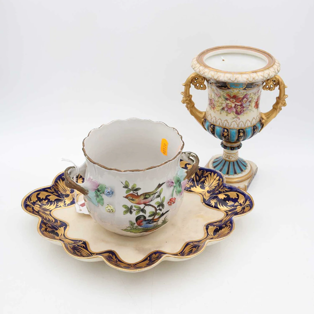 Lot 99 - A 19th century Royal Crown Derby porcelain