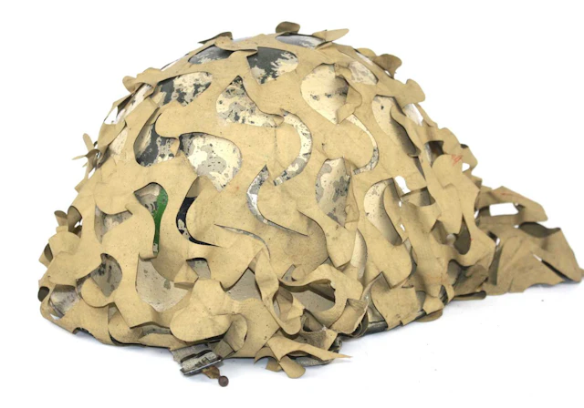 Lot 1234 - An Iraqi M80 combat helmet, Gulf War/Op