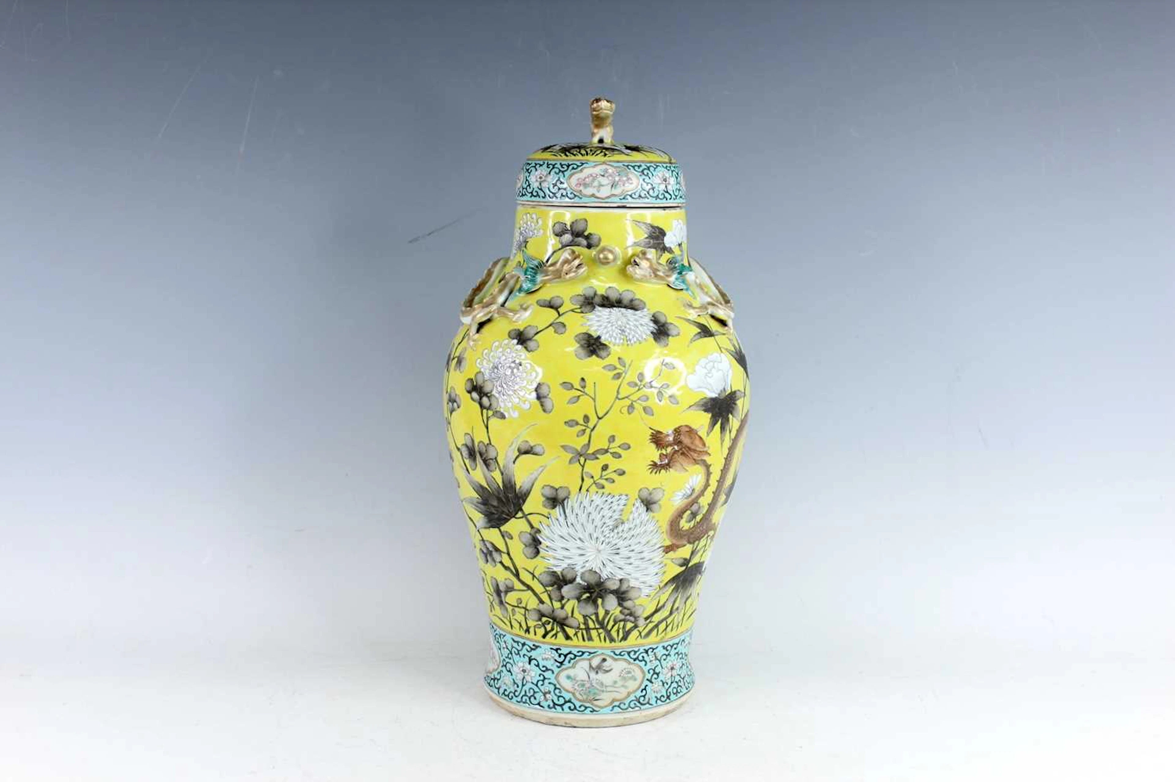 Lot 79 - A Chinese Yellow-Ground Grisaille-Decorated