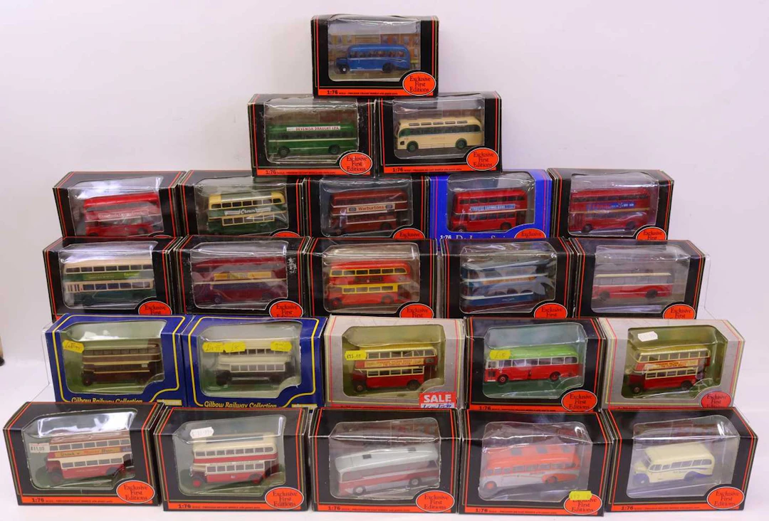 Lot 258 - 23 boxed EFE 1/76th scale public transport