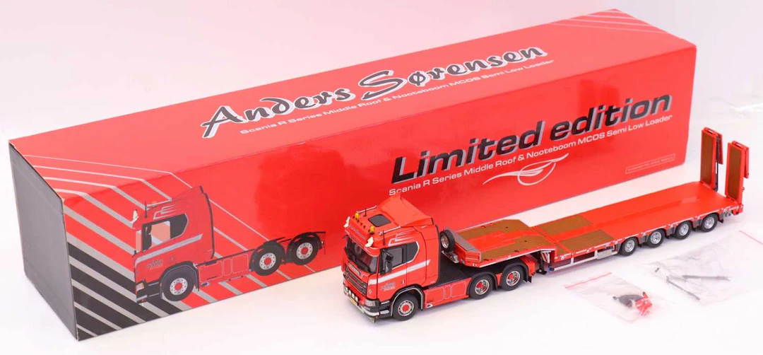 Lot 67 - IMC Models 32-0178 1/50th scale model of a