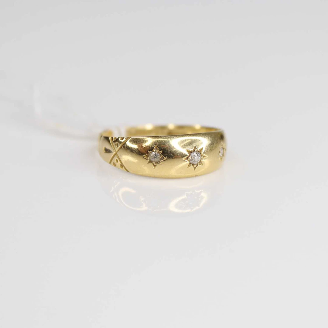 Lot 226 - An 18ct yellow gold ring, having a 1.9mm Old