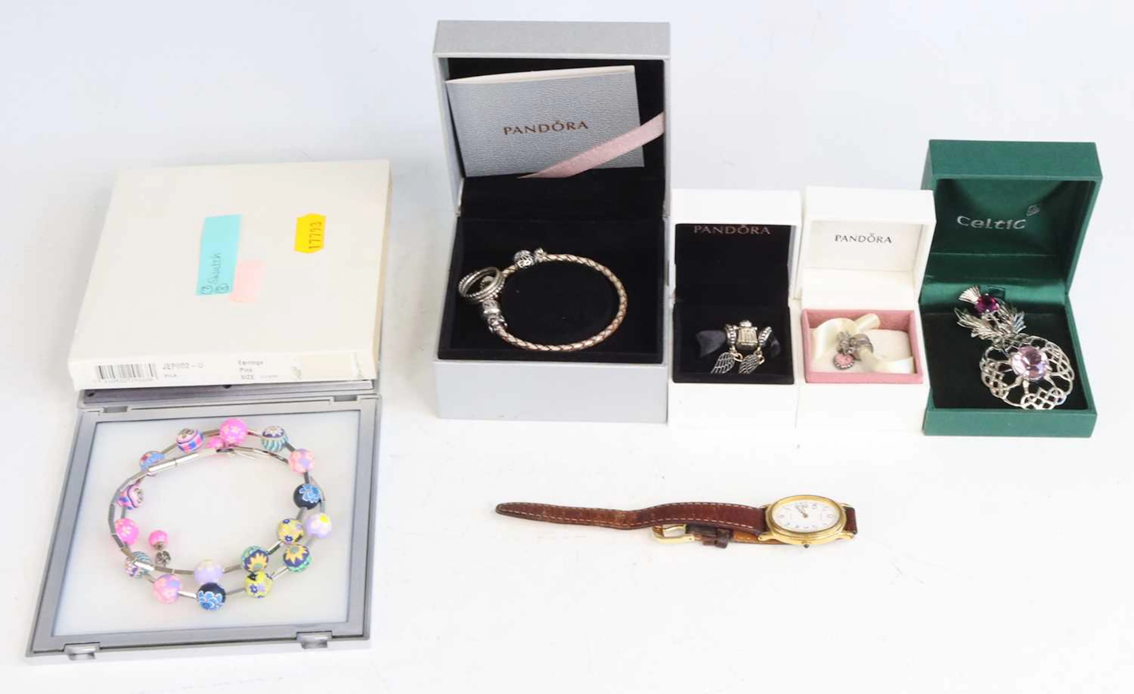 Lot 344 - Assorted costume jewellery to include two