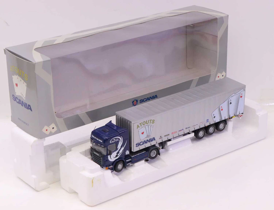 Lot 232 - A Universal Hobbies No. 5607 1/50 scale