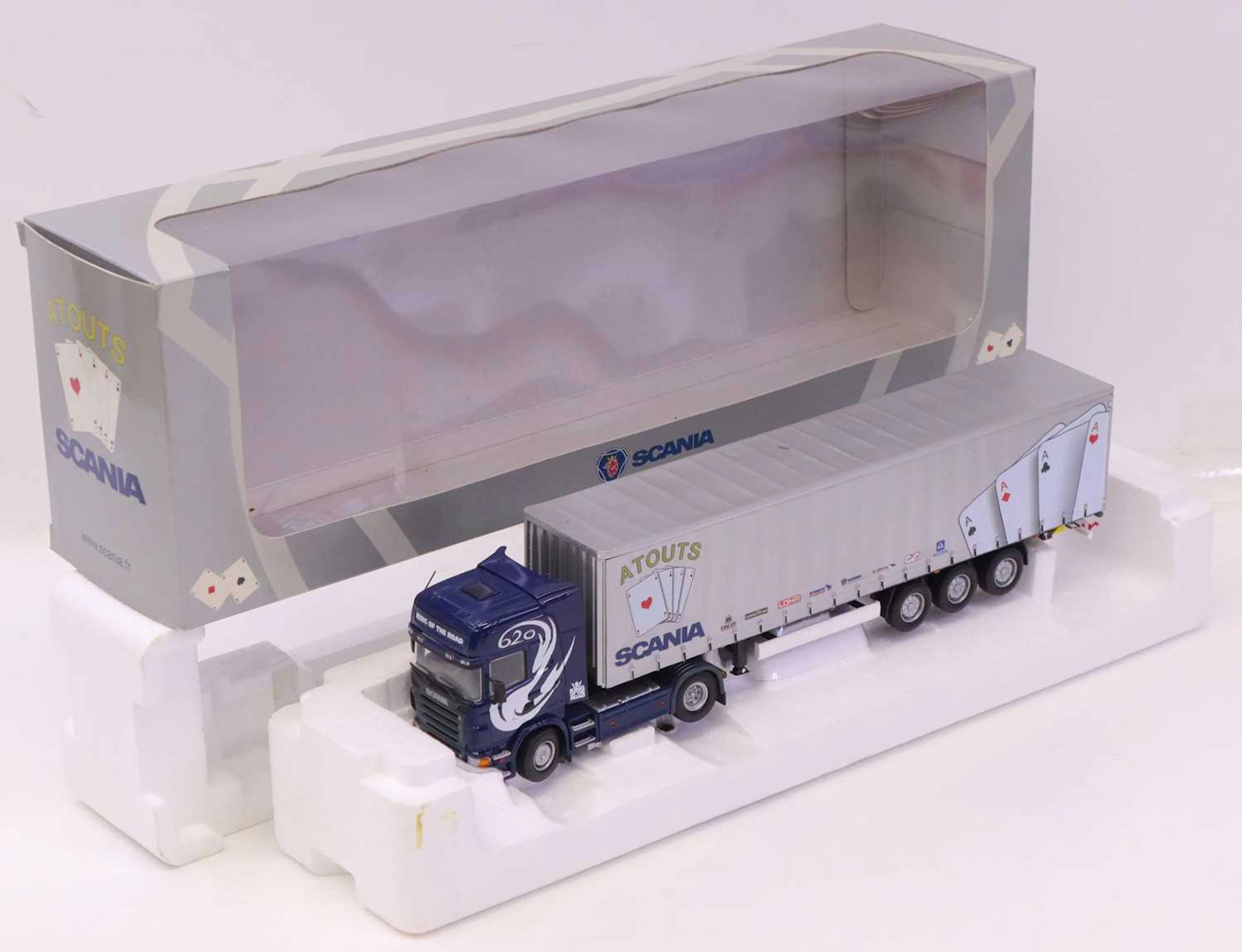 Lot 232 - A Universal Hobbies No. 5607 1/50 scale