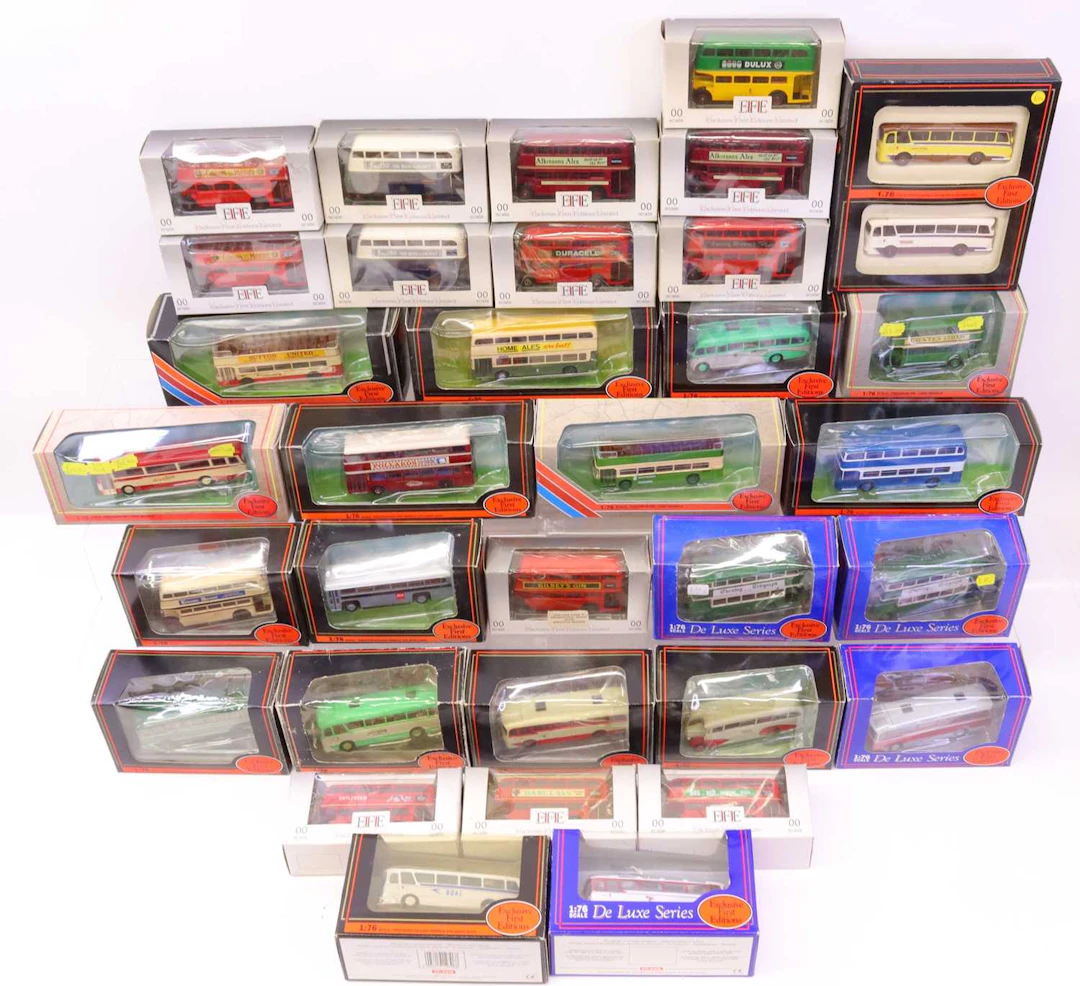 Lot 299 - 33 boxed EFE 1/76th scale public transport