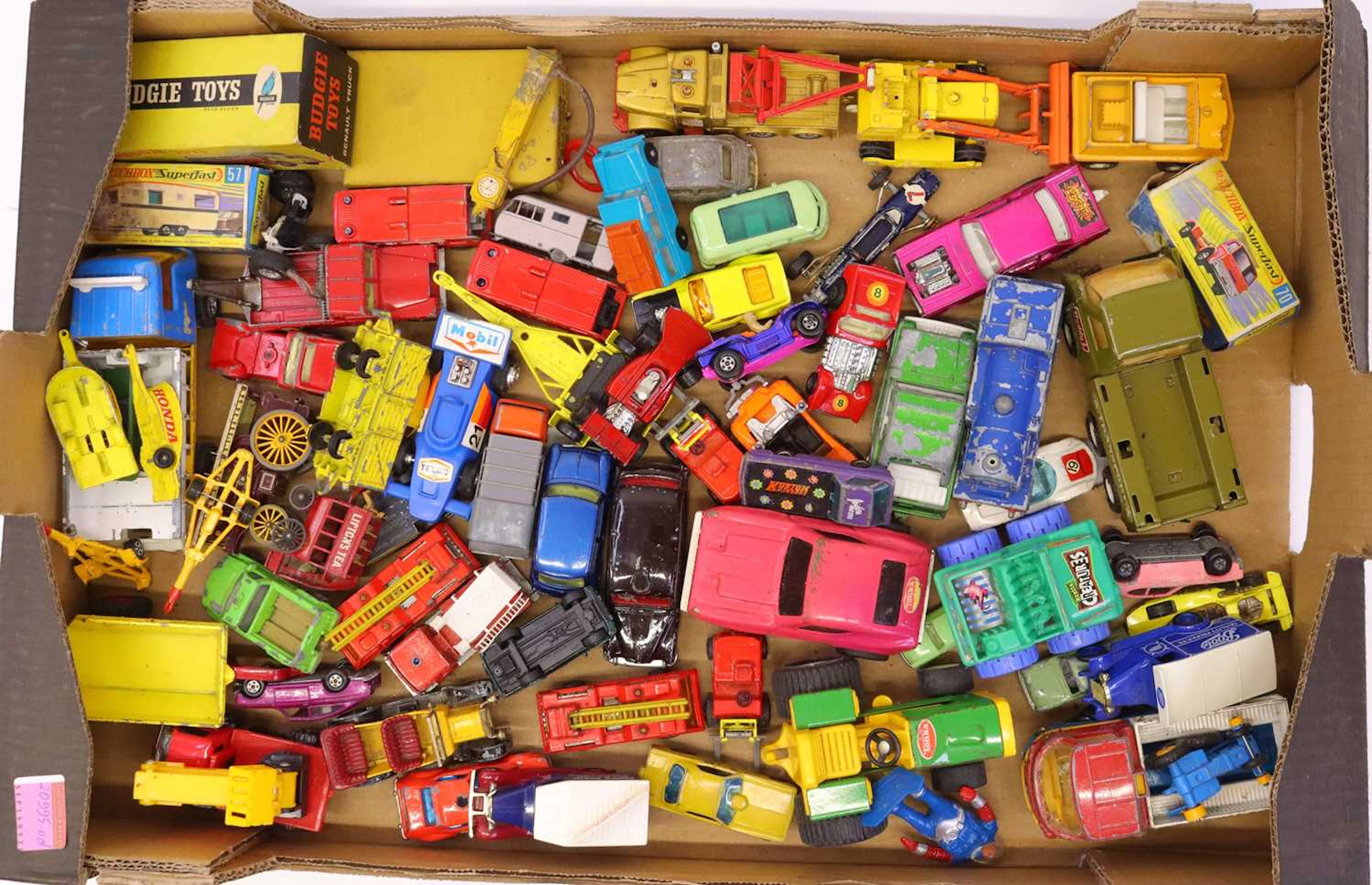 Lot 279 - Tray containing a collection of boxed and
