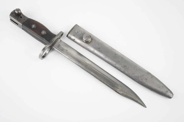 Lot 1240 - A British No.5 Mk I jungle carbine bayonet