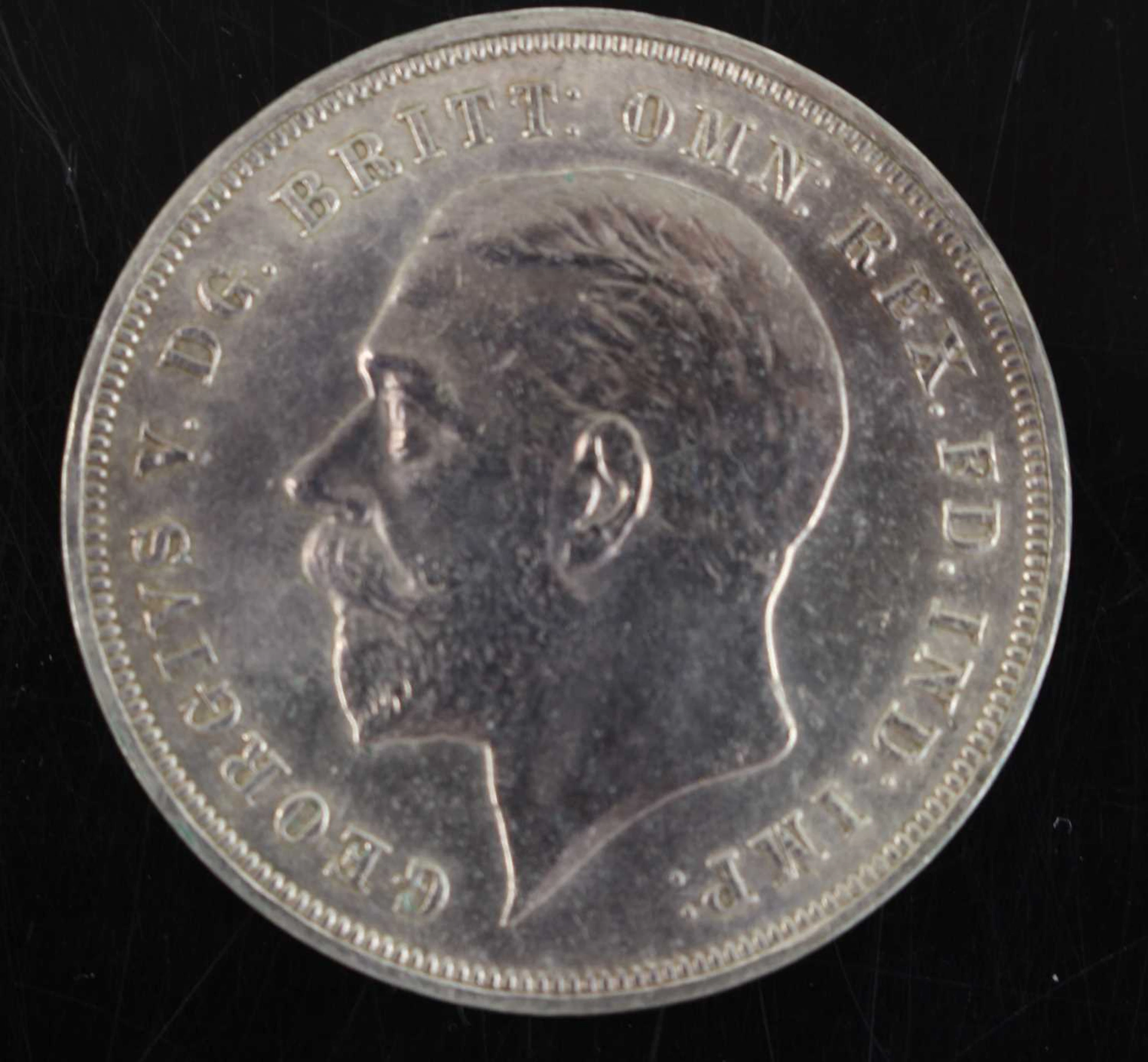 Lot 18 - Great Britain, 1935 crown, obv: uncrowned